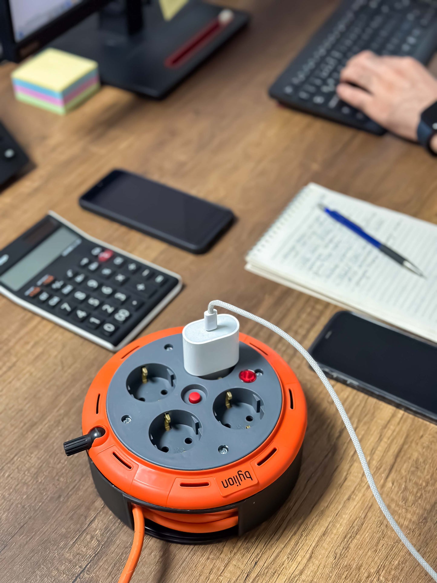 Compact extension cord with 4 sockets IP20 + USB + thermal protection + child safety, 5m cable 3x1mm2, French type (pin), PHE-05310-E-USB
